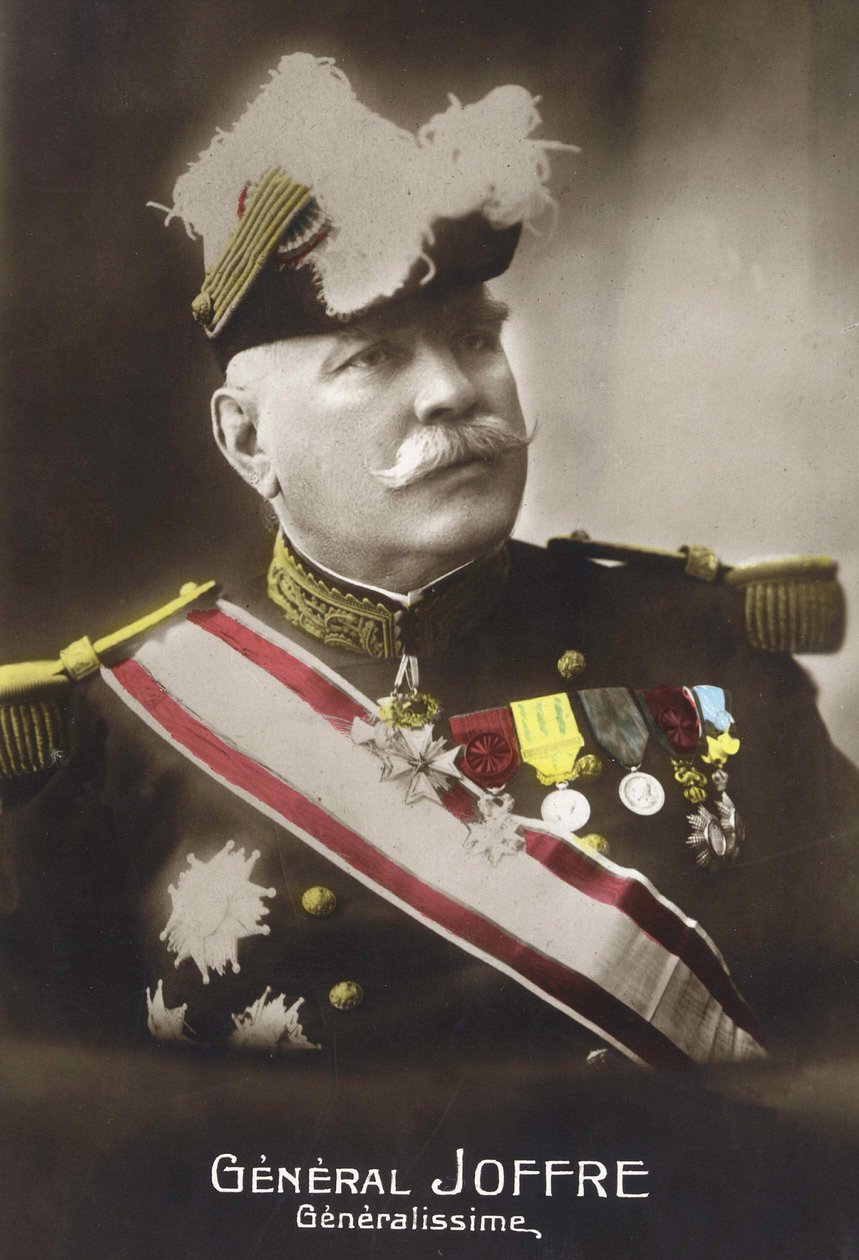 Retrato do General Joseph Joffre (1852 - 1931). de French School