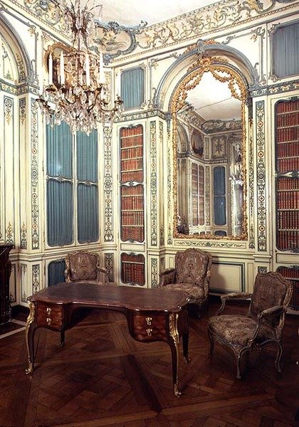 Estudo privado de Dauphin Louis da França (1729-65) depois uma biblioteca de French School