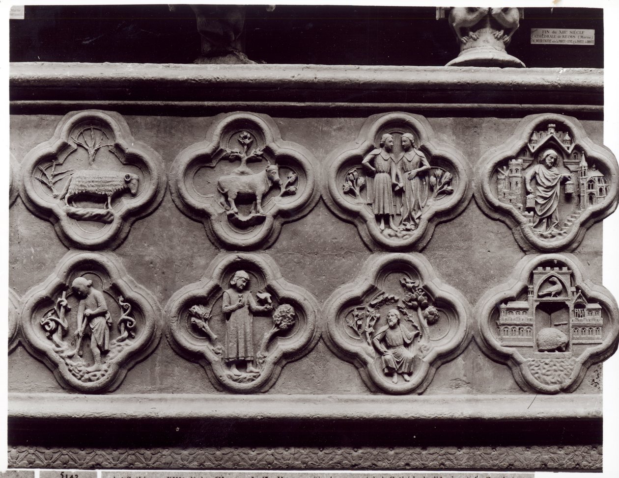Quatrefoils com os Signos do Zodíaco, Labores do Ano, e os profetas Sophonie e Ezekiel, da Catedral de Notre-Dame em Amiens (gesso de pedra) de French School