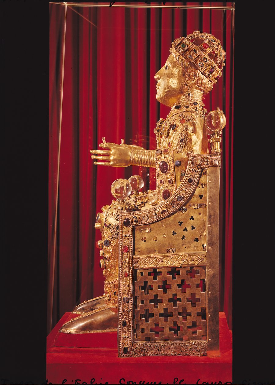 Relicário estátua de São Foy, c.980 (ouro, prata, madeira, pedras preciosas e semipreciosas) (ver 121295 e 162668) de French School