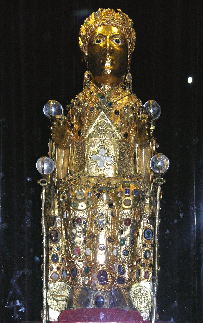 Relicário estátua de St. Foy, c.980 (ouro, prata, madeira, pedras preciosas e semipreciosas) (ver também 121295 e 245222) de French School