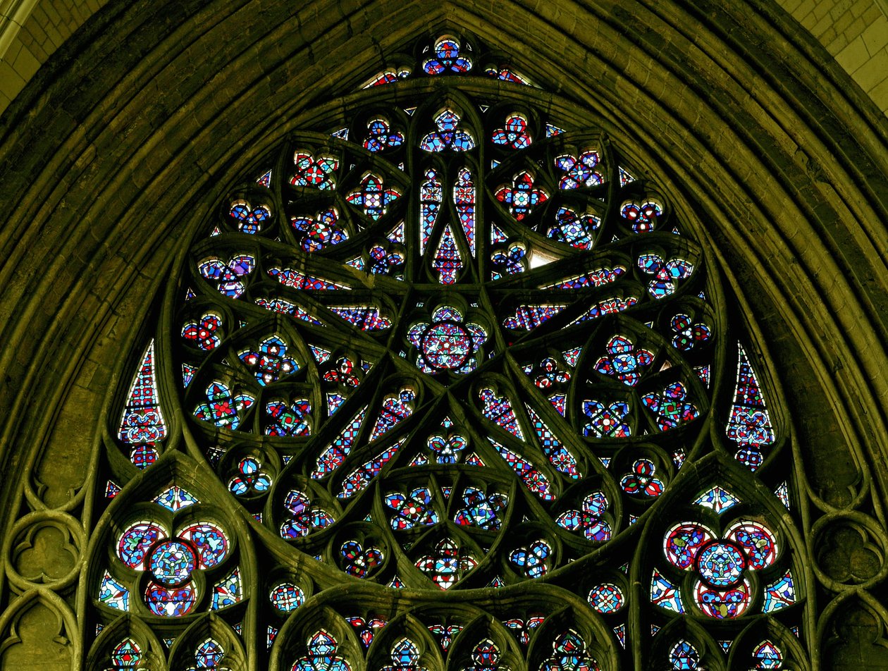 Rosácea com vidro do século XIX, depois de um desenho medieval de French School