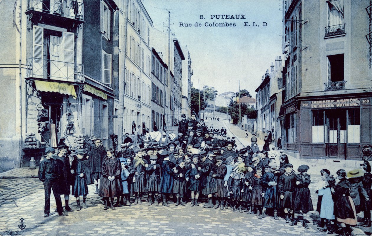 Crianças em idade escolar em Puteaux, c.1900-10 de French School
