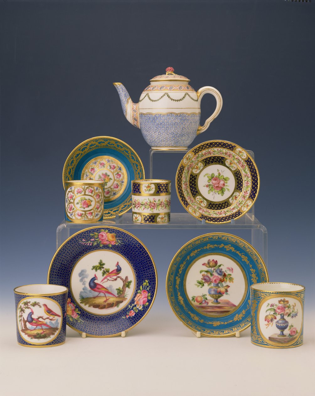 Seleção de bules, pratos e copos, c.1770 (porcelana) de French School