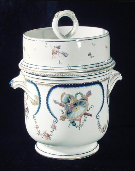 Sevres cooler, 1762 (barro) de French School