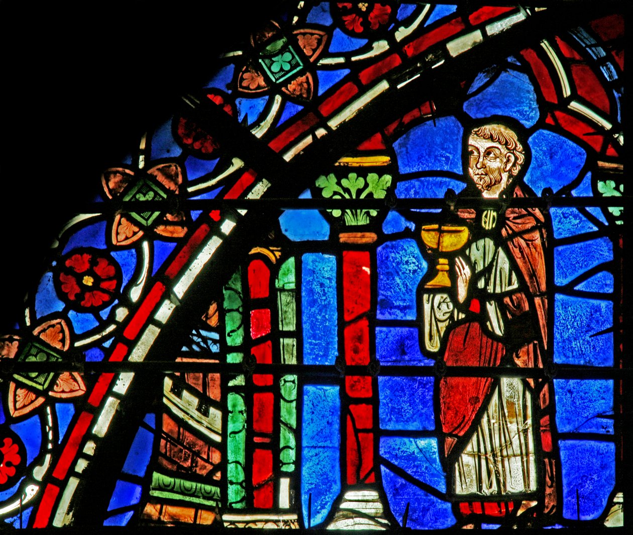 Janela St Cheron: padre com cálice (w15) de French School