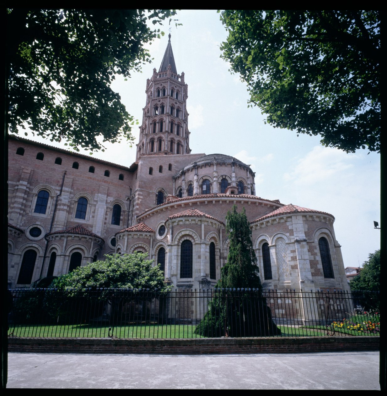 St. Sernin, começou c.1075-80 de French School