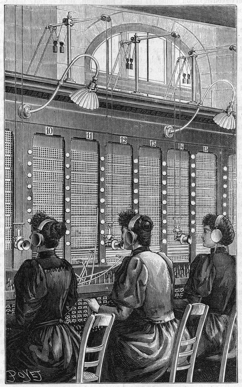 Telefone (central telefónica - telefone normal) da rue Gutenberg em Paris, em 1895. Secção de mesas múltiplas de 240 assinantes atendidos por 3 telefonistas. de French School