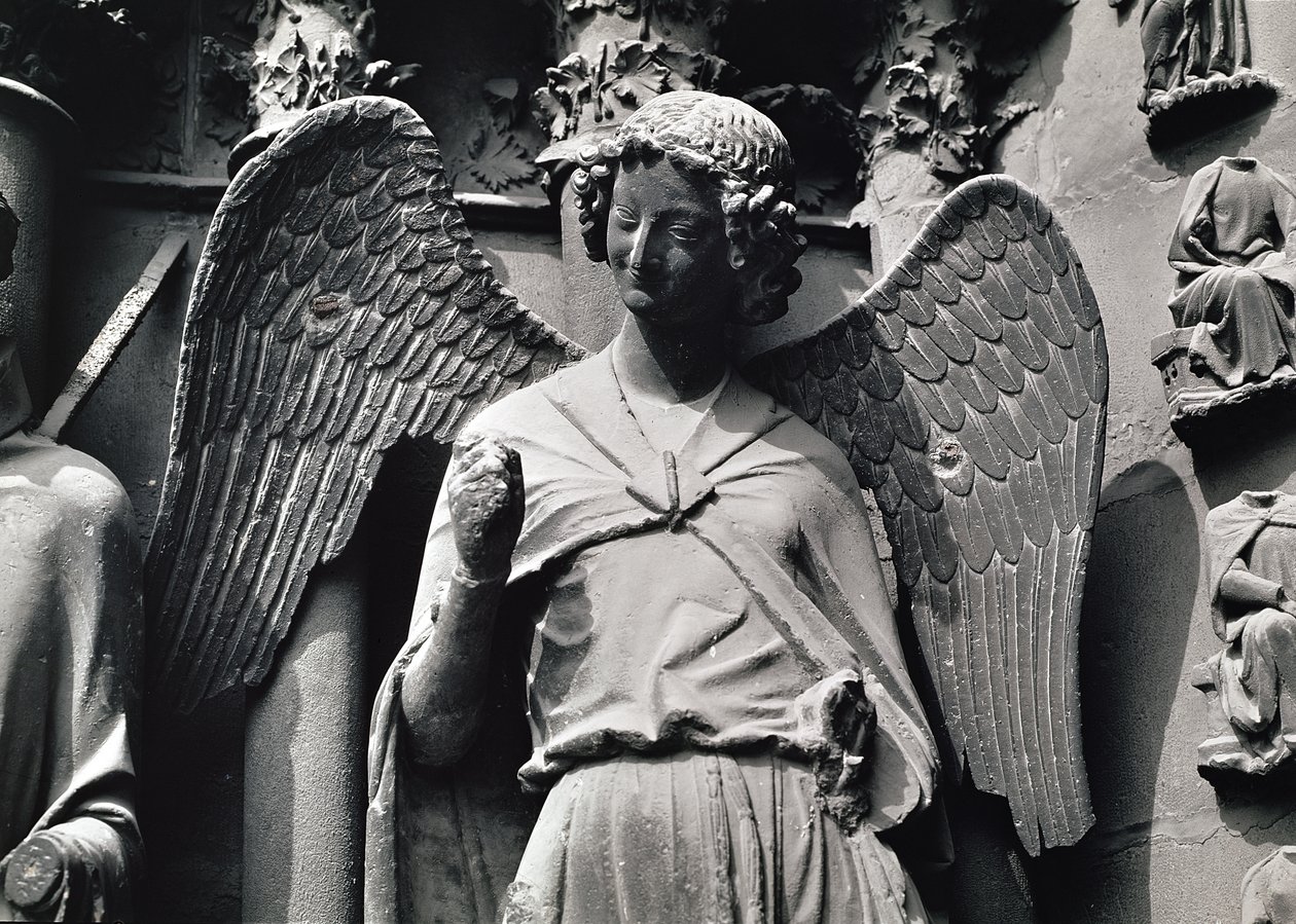 O anjo com um sorriso, jamb figura do portal oeste de French School