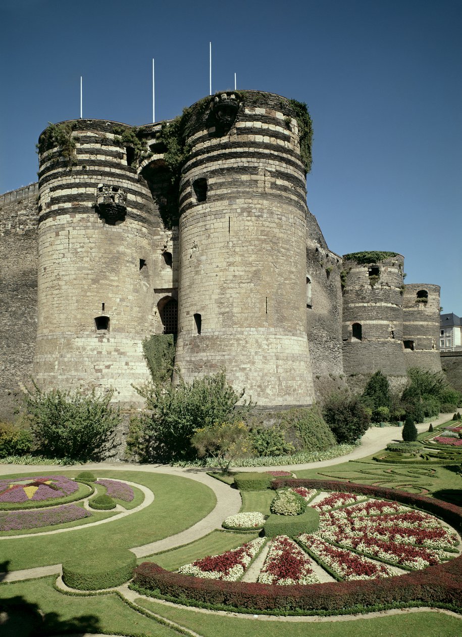 O Chateau dAngers, completou 1238 de French School