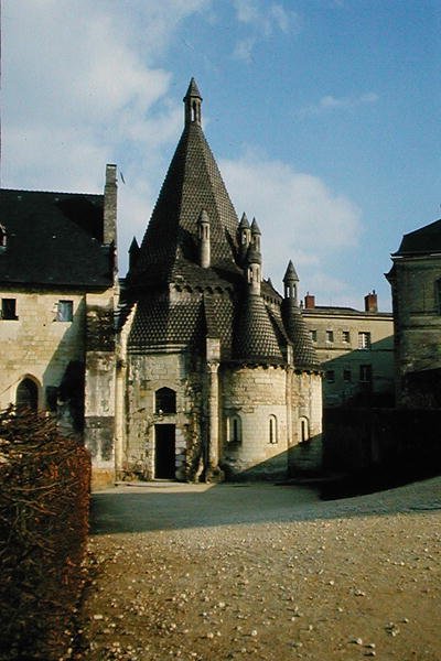 O Tour dEvrault de French School