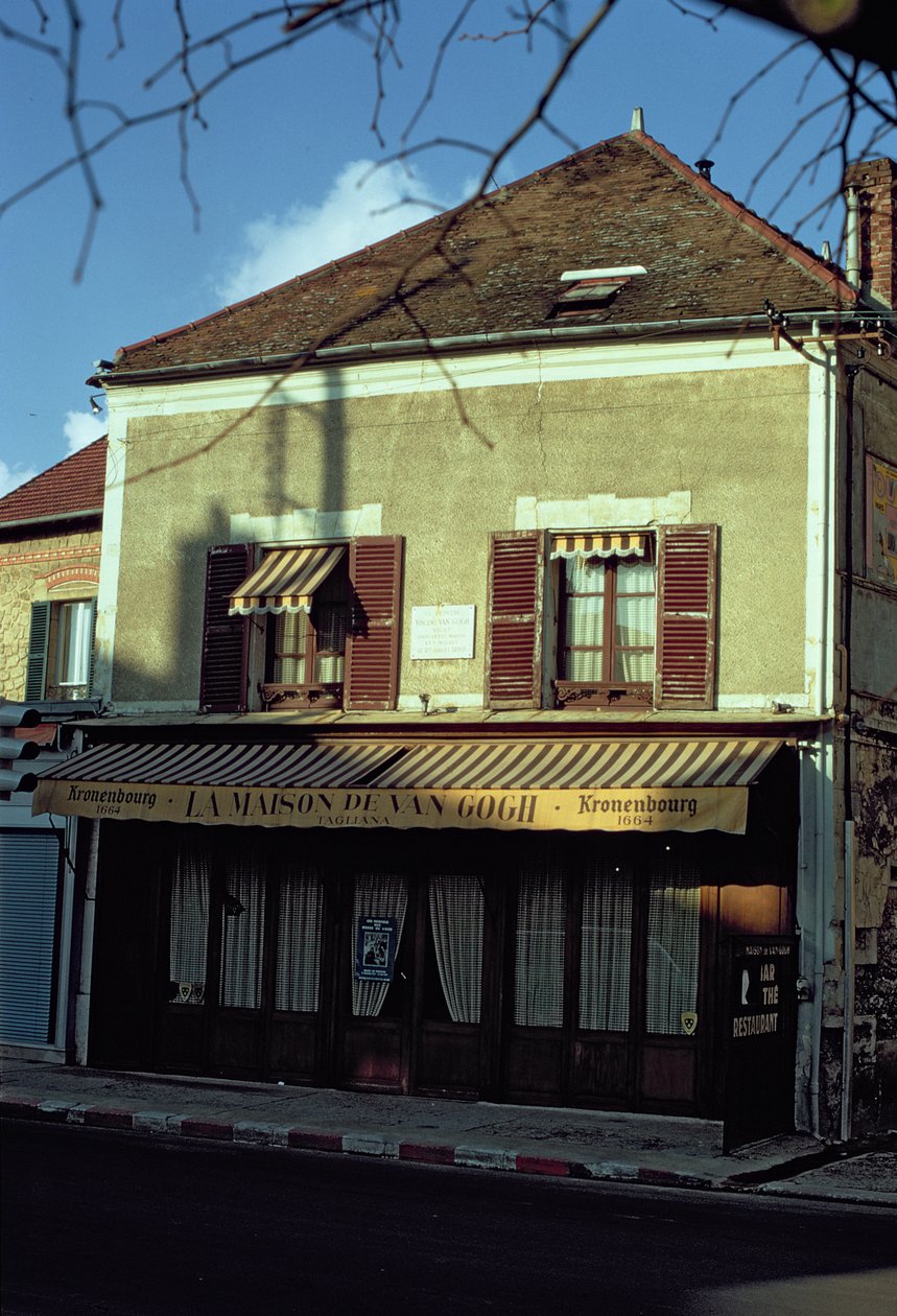 A casa em que viveu Vincent van Gogh (1853-90) em 1890 de French School