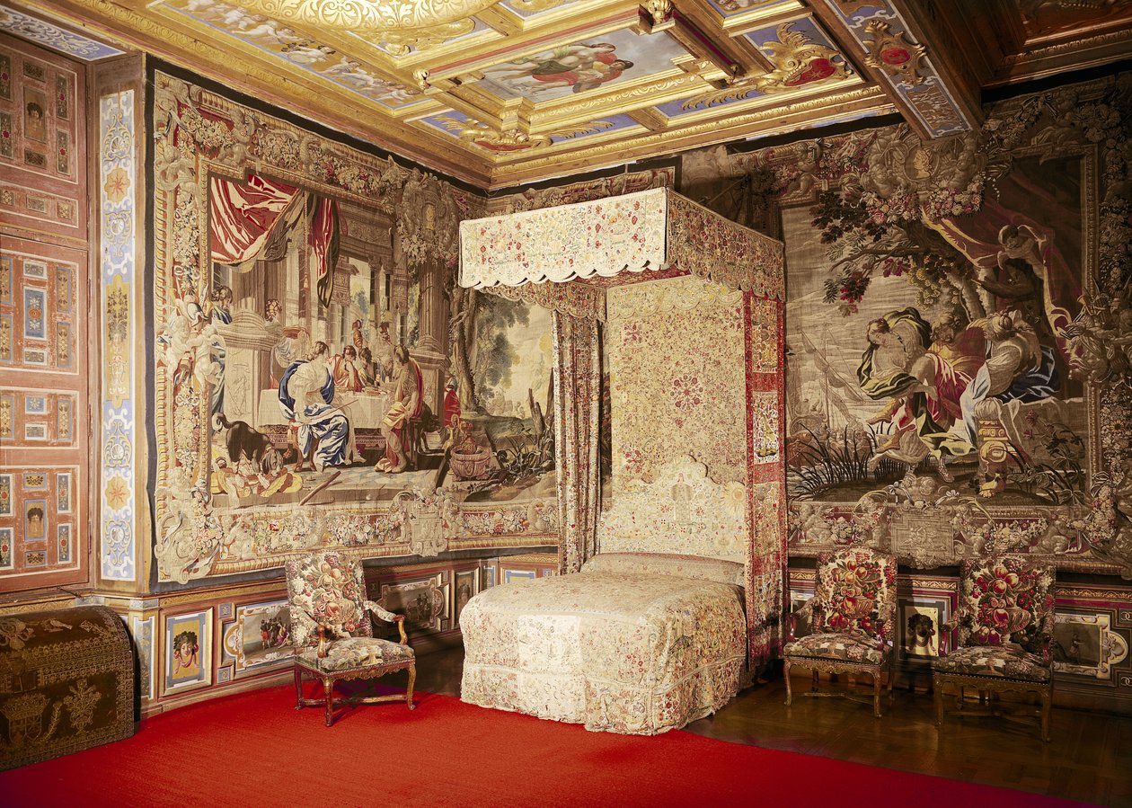 O quarto dos reis com tapeçarias Gobelins depois de Simon Vouet (1590-1649) de French School