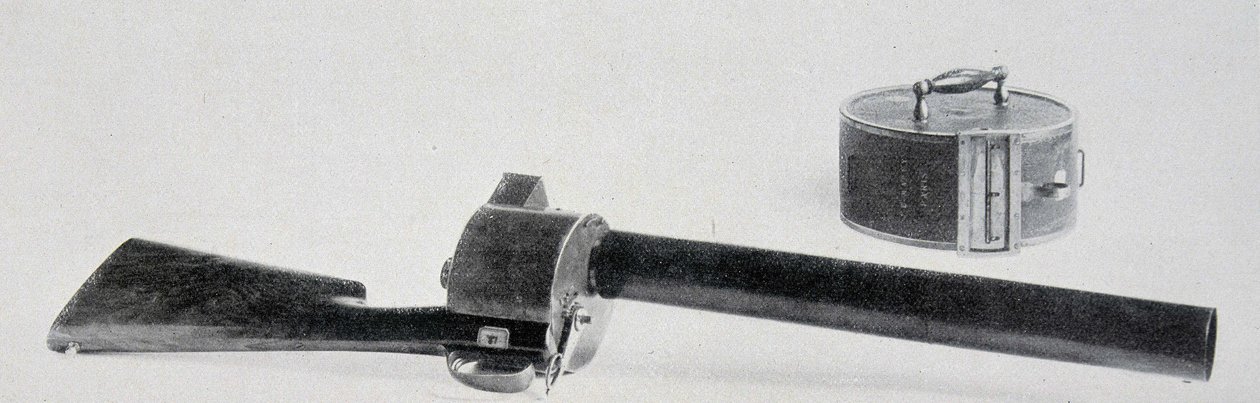 O rifle fotográfico de Etienne Jules (Etienne-Jules) Marey (1890) de French School
