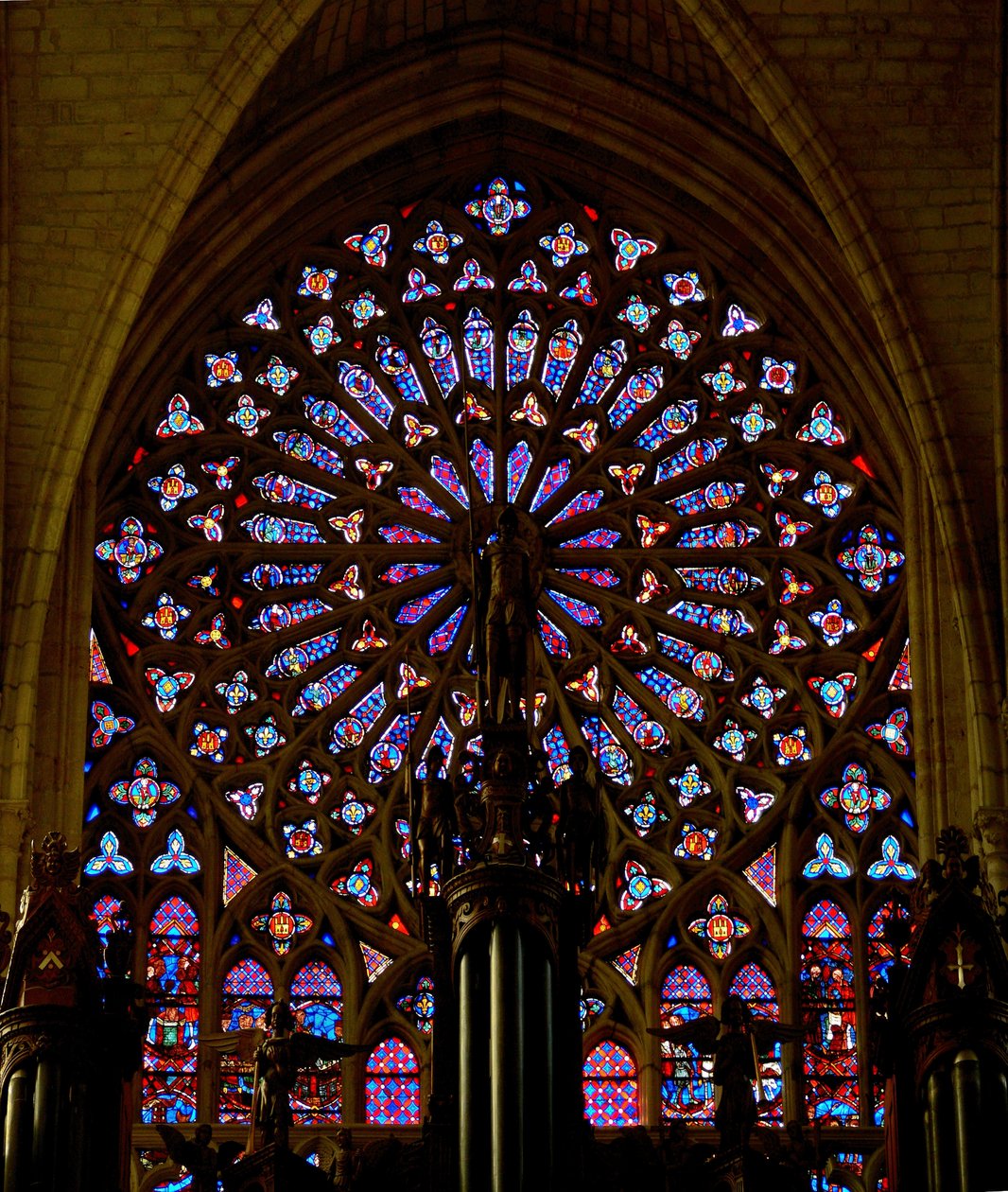 A janela de rosa do sul em Saint Gatien Cathedral, Tours de French School