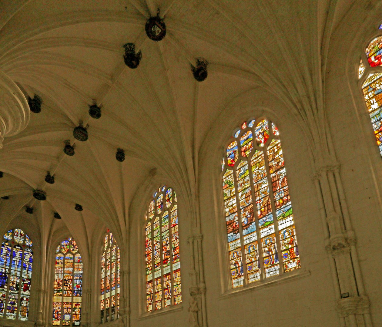 O lado sul da Capela (vidro manchado) de French School