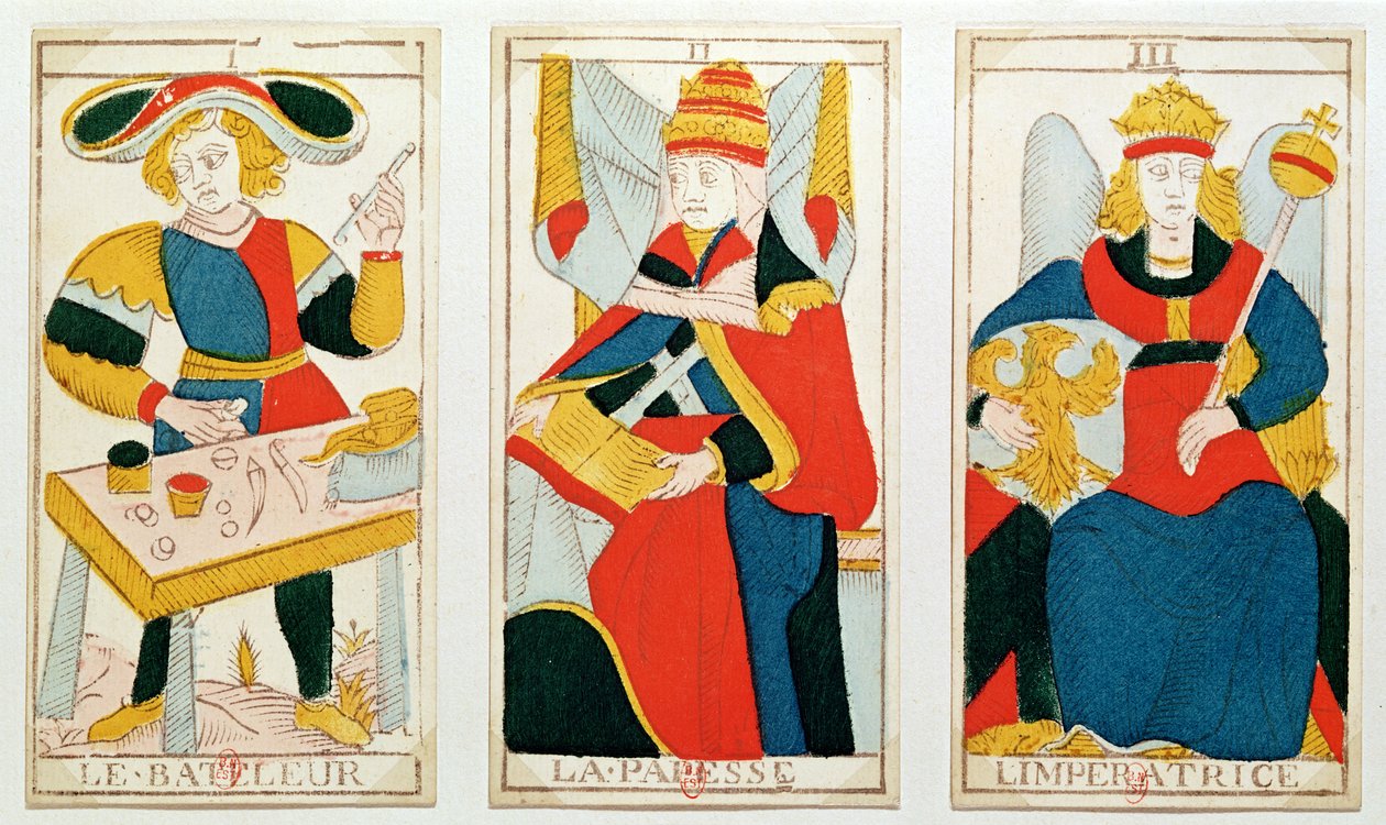 Três cartas de tarô representando O Mago, A Alta Sacerdotisa e A Imperatriz (gravura em madeira colorida) de French School
