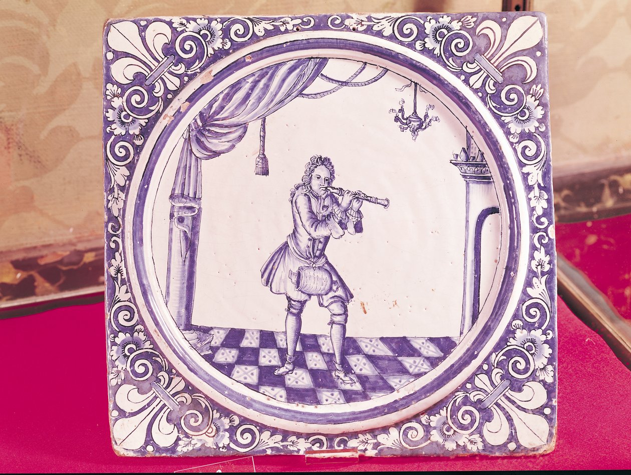 Azulejo representando um clarinetista, 1706 (faiança) de French School