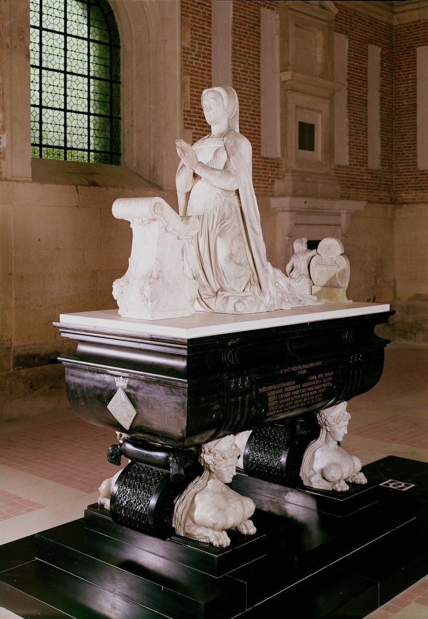 Túmulo de Diane de Poitiers (1499-1566) (mármore) de French School