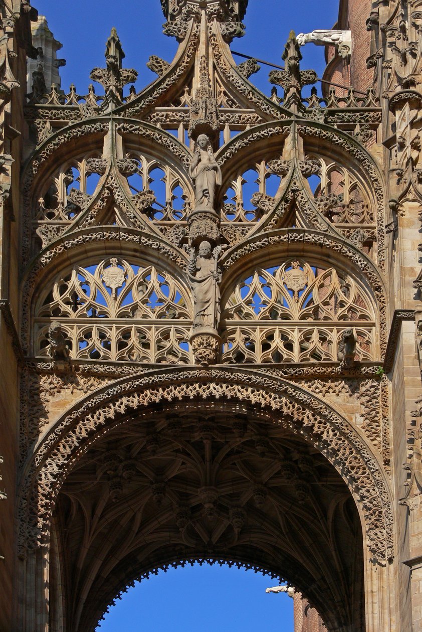 Rendilhado acima da porta sul de French School