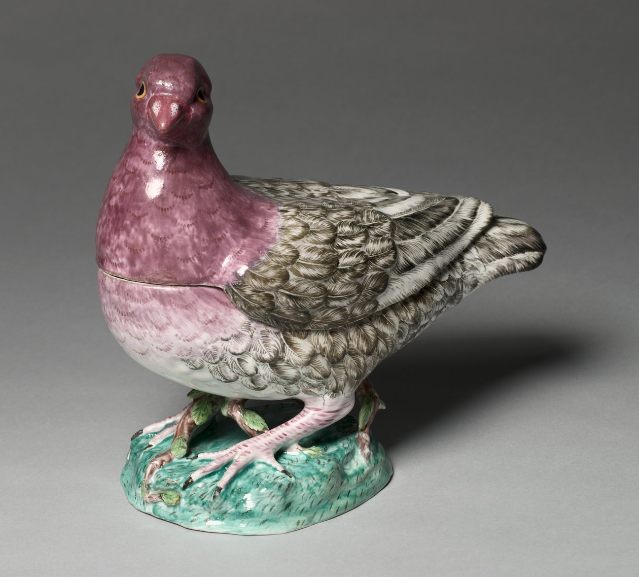 Terrina em forma de pombo, fabricante Sceaux Factory, c.1760 de French School