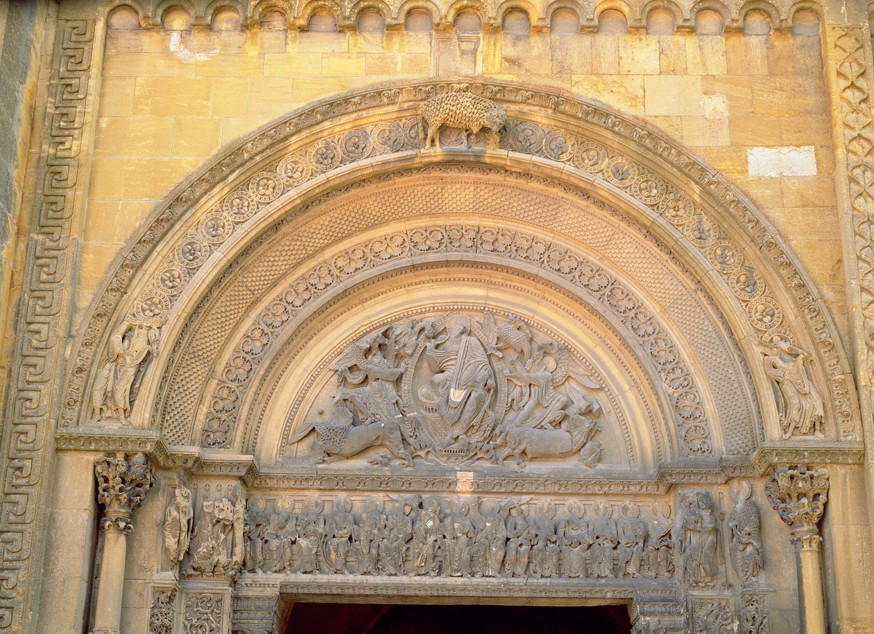 Tímpano da varanda representando Cristo em Majestade com os Símbolos dos Evangelistas, c.1140-50 de French School