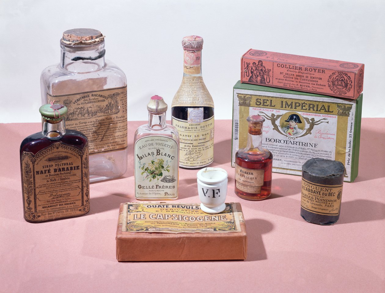 Vários medicamentos farmacêuticos de French School