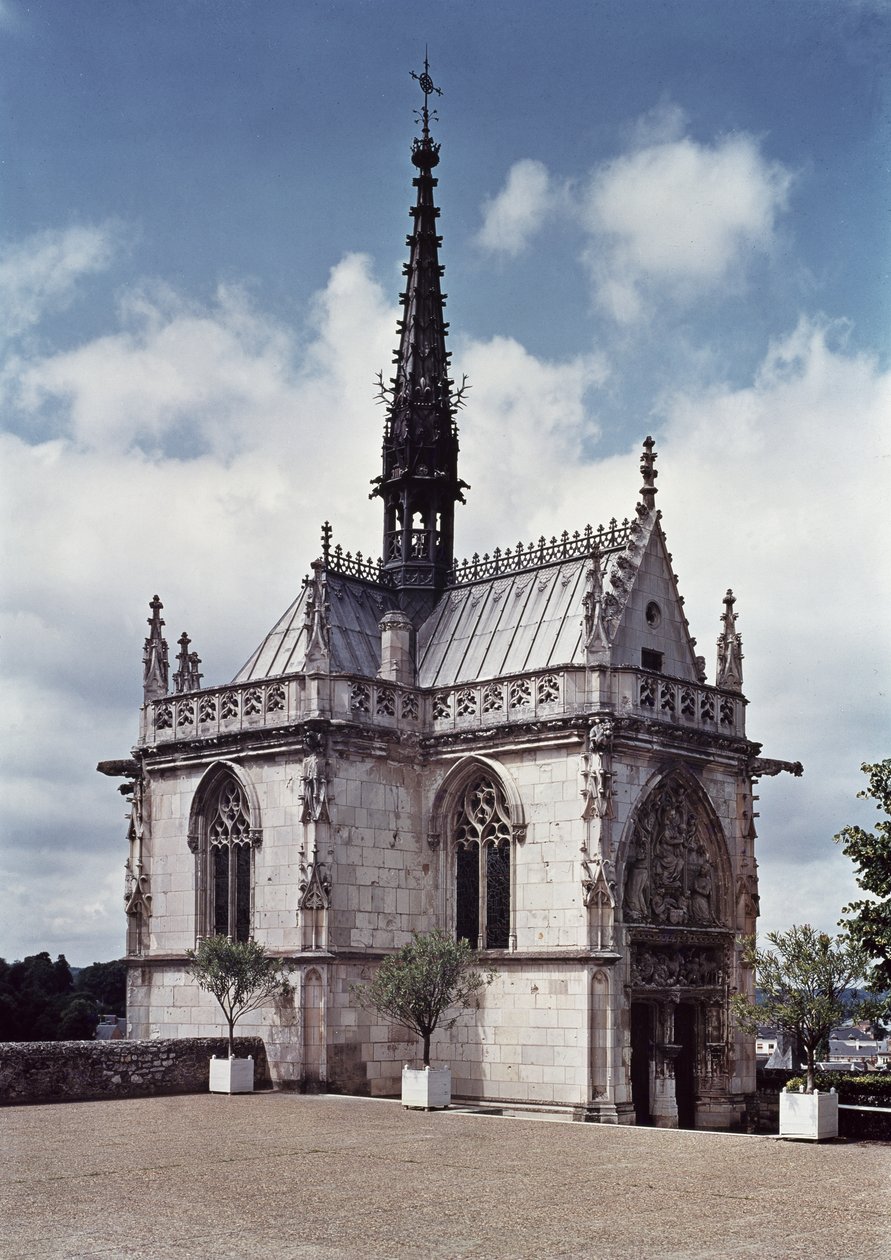 Vista da Chapelle Saint-Hubert do Chateau Amboise, concluída em 1493 de French School