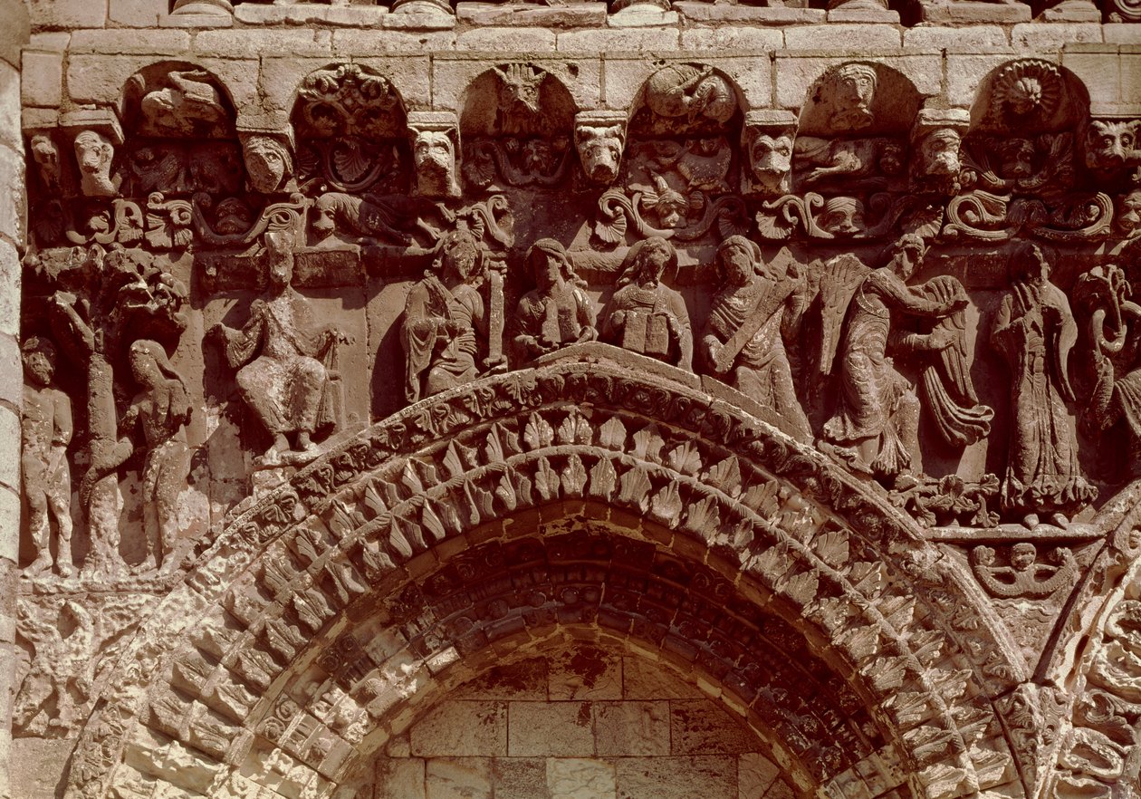 Vista da Fachada Oeste, detalhe representando os profetas, a Anunciação e o Pecado Original de French School