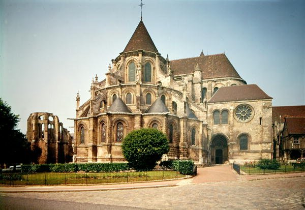 Vista da abside da Catedral de Notre-Dame, construída c.1150-1220 de French School