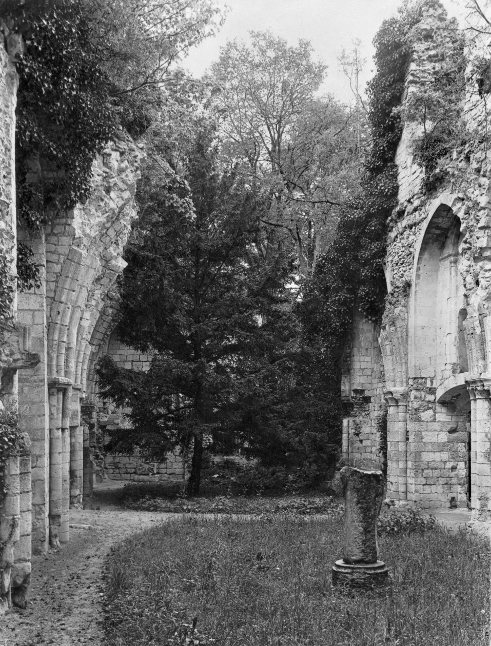 Vista da igreja, c.1052-67 de French School