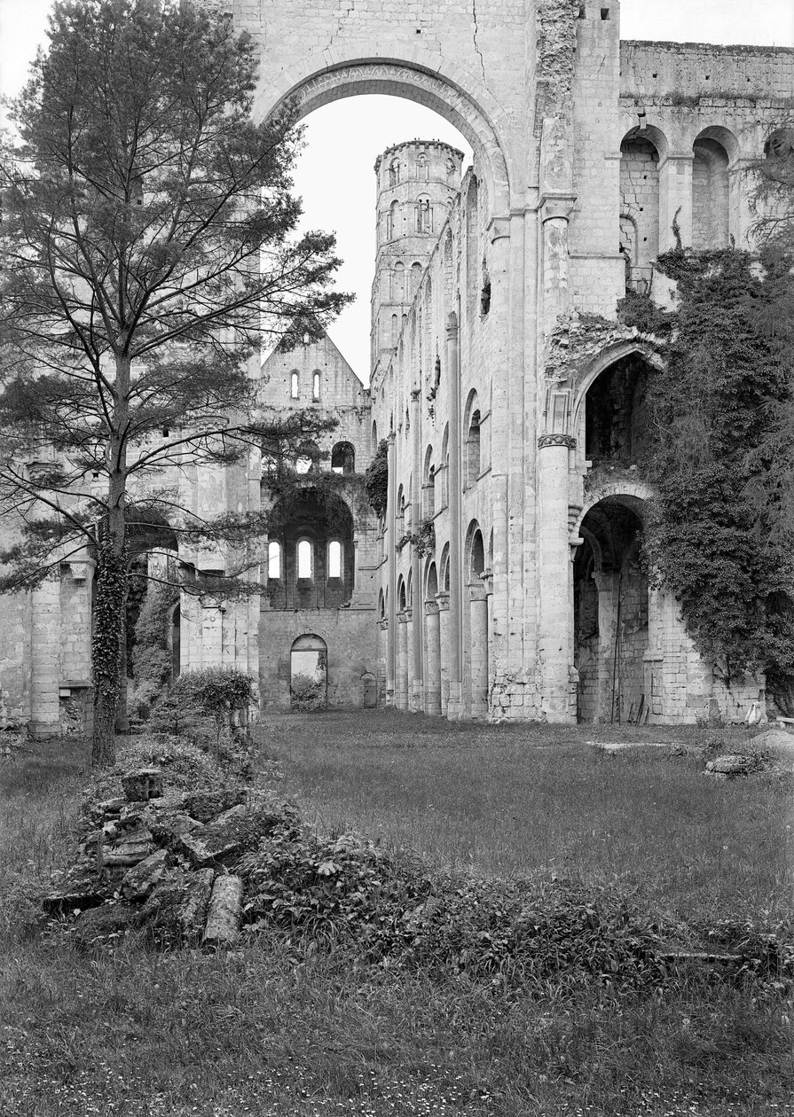 Vista, igreja, interior, c.1052-67 de French School