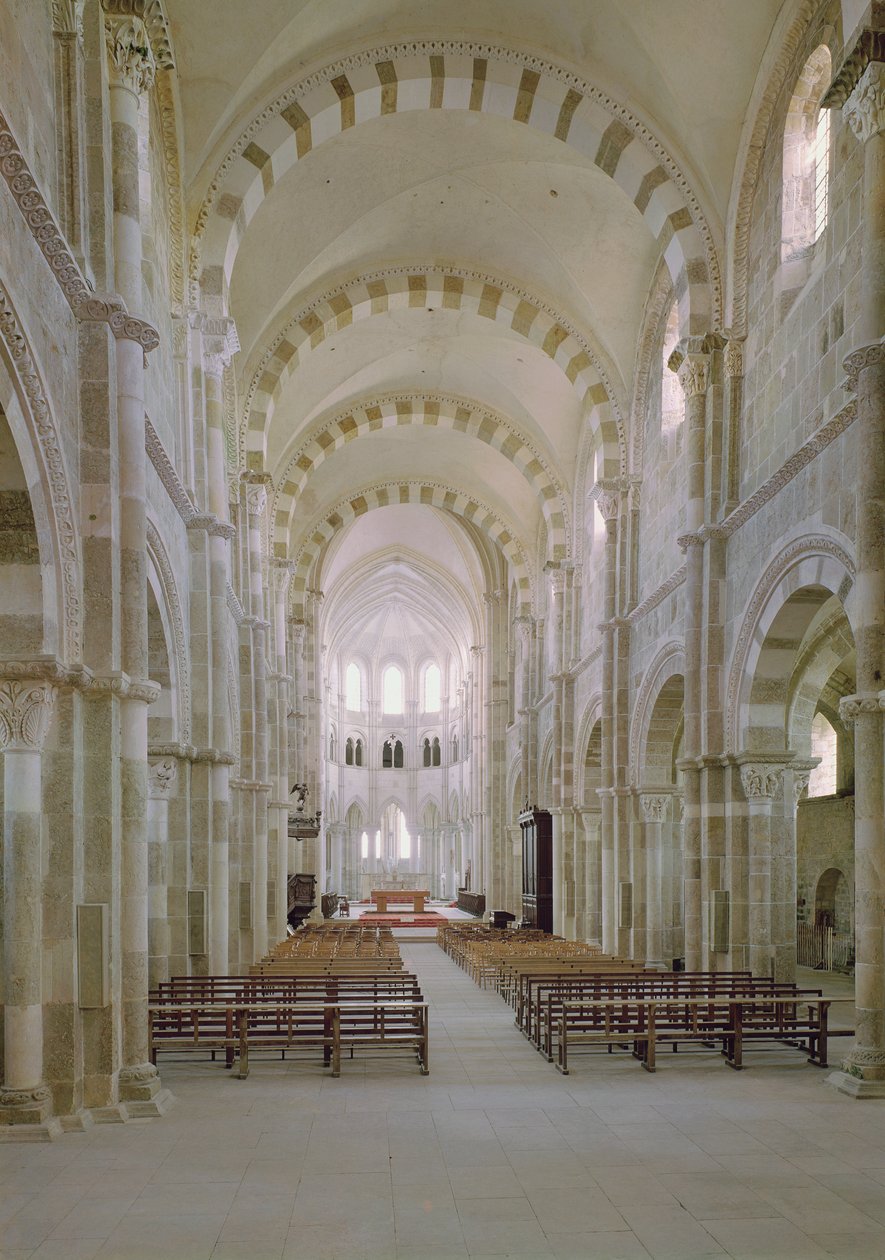 Vista do interior da nave, c.1120-50 de French School