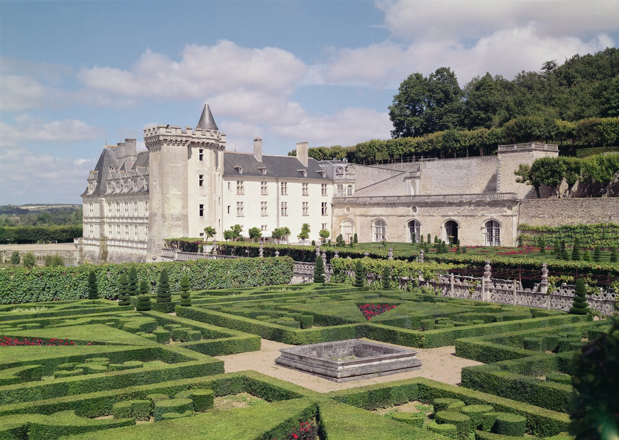 Vista da fortaleza e dos jardins de French School