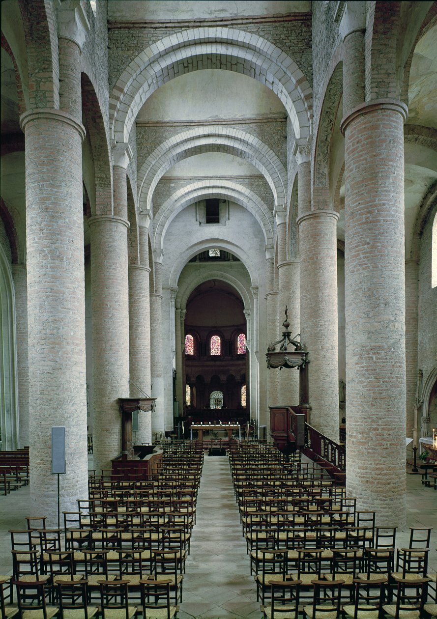 Vista da nave, olhando para o altar de French School