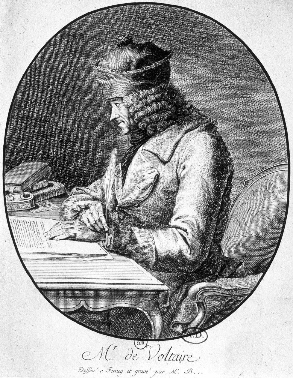 Voltaire na sua mesa de trabalho de French School