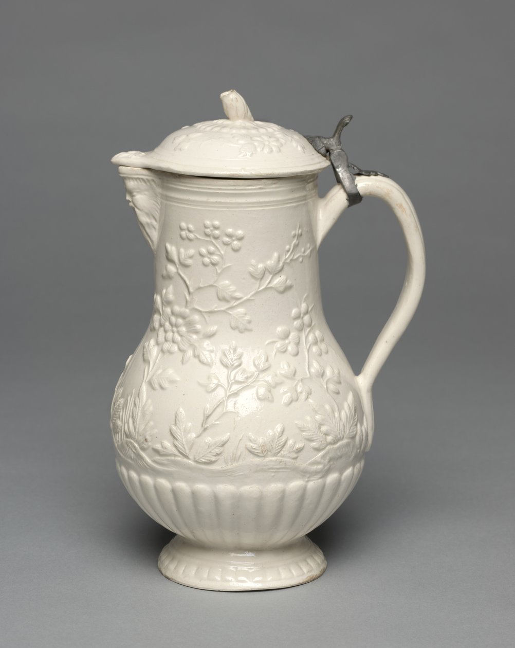 Jarro de água, fabricado por Pont-aux-Choux Factory, c.1770 de French School