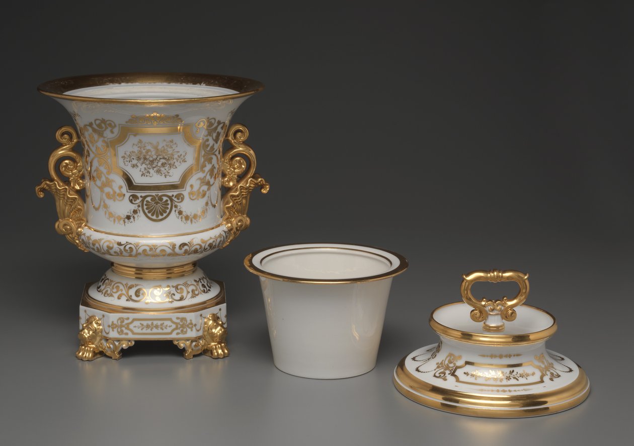 Balde de sorvete coberto de branco e dourado, fábrica de Jacob-Petit de French School