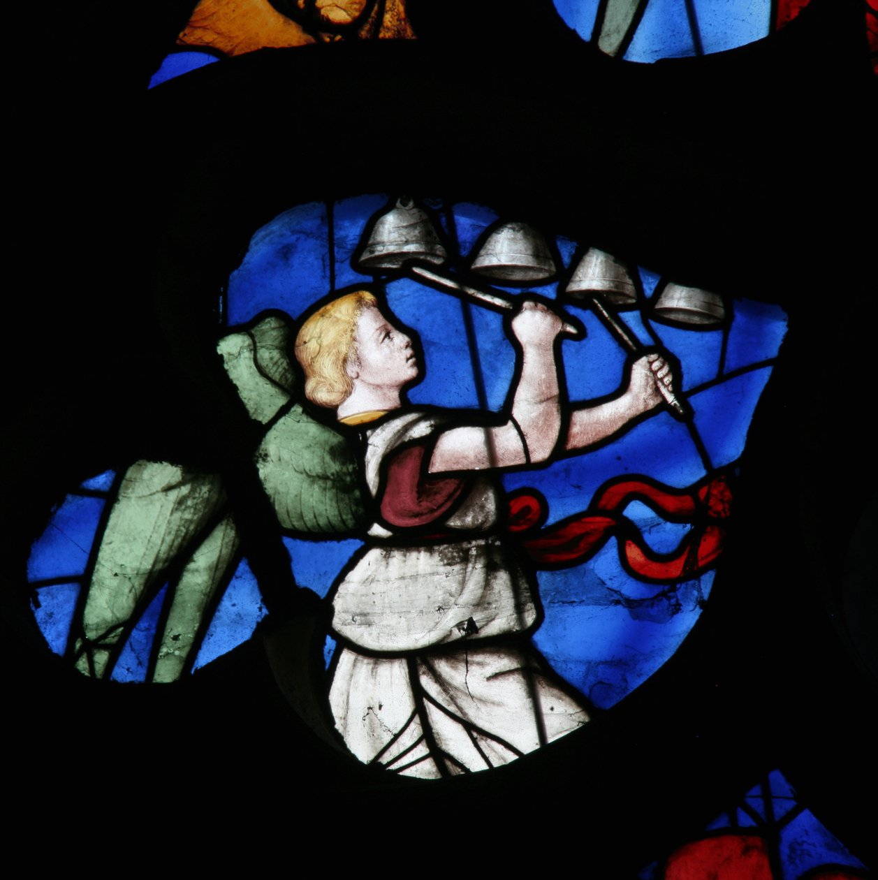 Janela retratando um anjo musical de French School