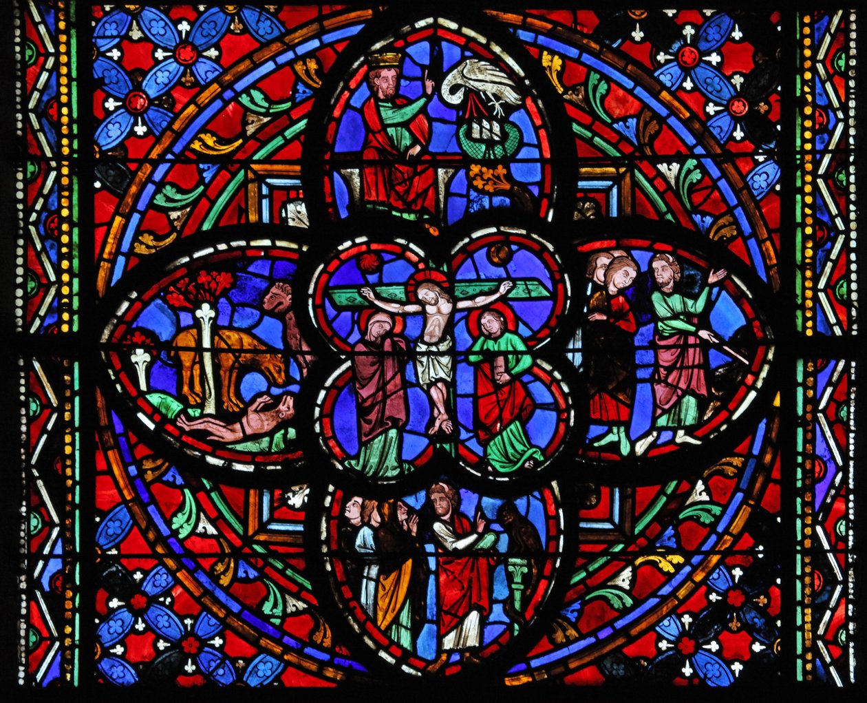 Janela representando a terceira seção da janela com a Crucificação: também Moisés golpeia a rocha em Horebe; a serpente de bronze; um leão revive seus jovens; David e o pelicano de French School