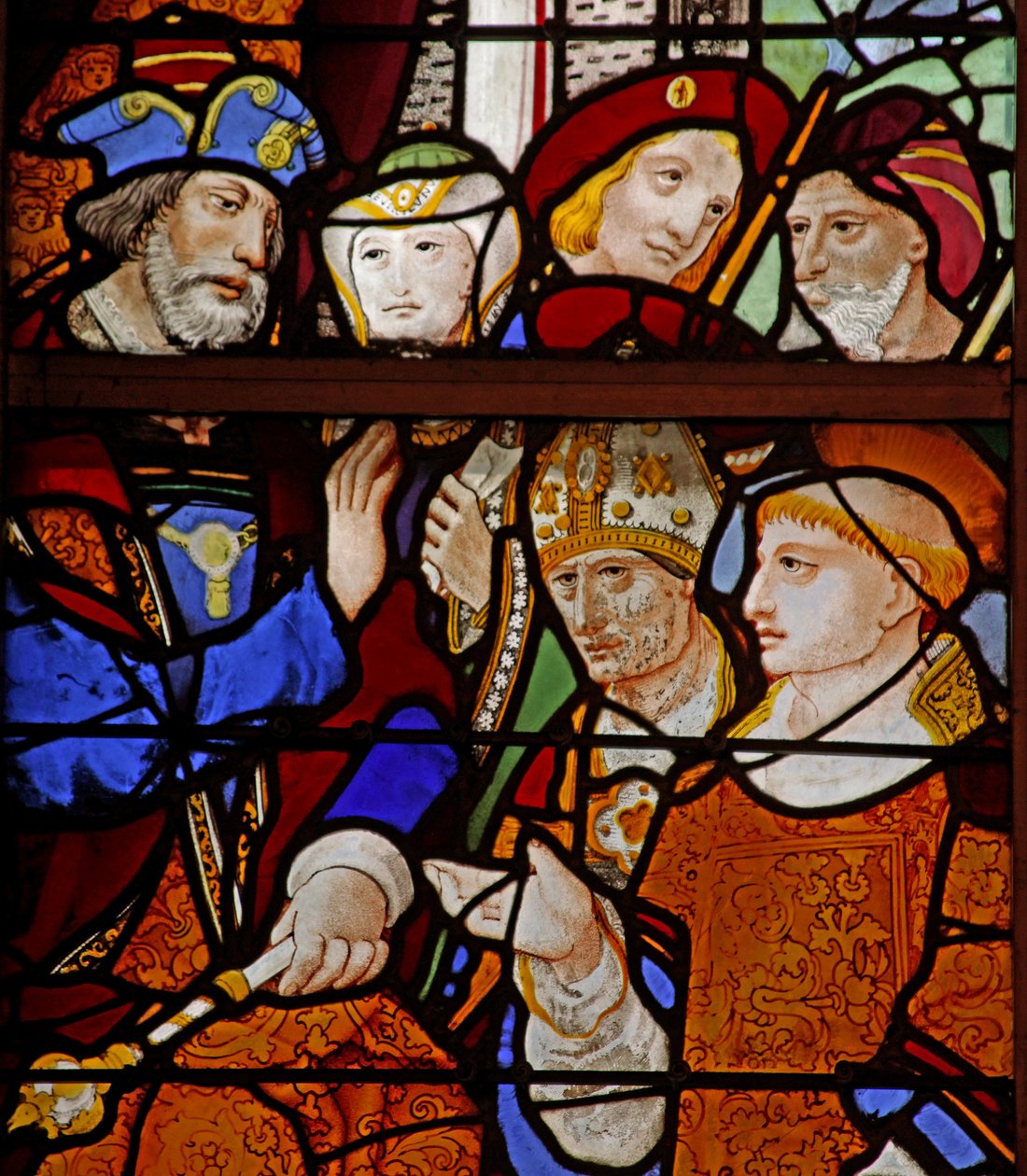 Janela w13 retratando uma cena da vida de São Vicente: o santo diante do imperador Dacien de French School