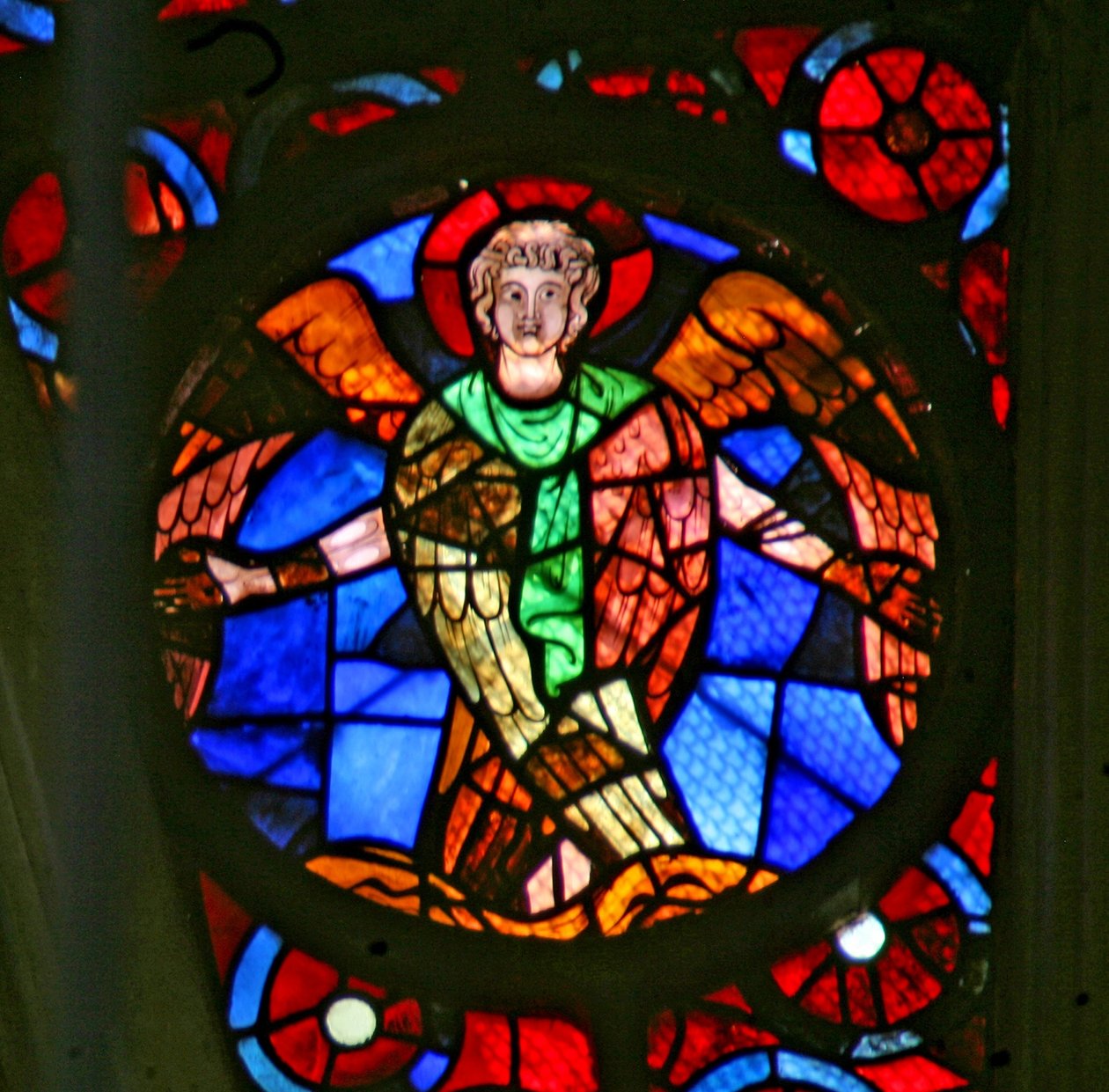 Janela w141 retratando a hierarquia angelical: Serafim de French School