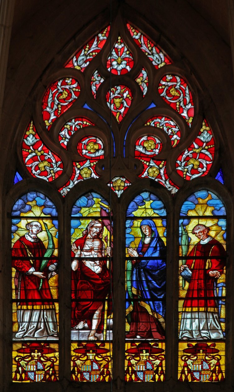 Janela w200, representando St Stephen, Cristo da ressurreição, a Virgem Maria e um santo diácono de French School
