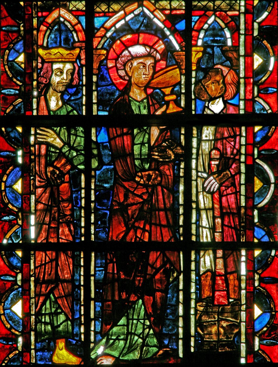 Janela w202 retratando uma cena da lenda de São João: o santo e o copo envenenado de French School