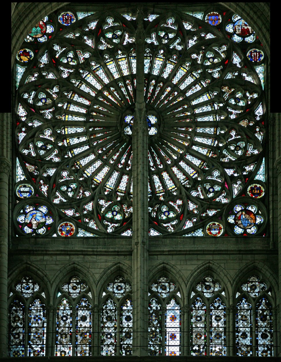 Janela w219 retratando os evangelistas e grisaille (rosácea - interna) de French School