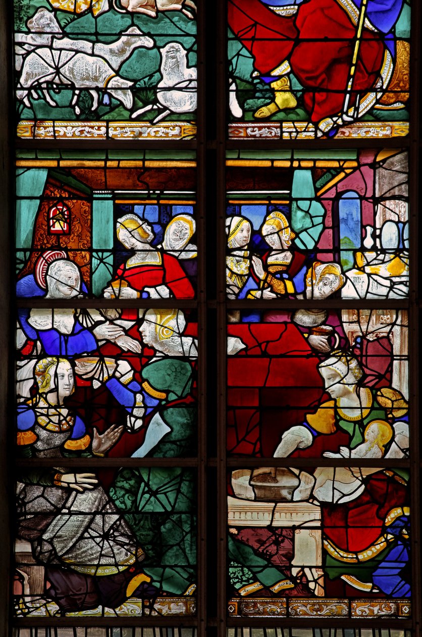 Janela w2 retratando uma cena da vida da Virgem Maria: seu nascimento com inúmeras pessoas, parteiras etc. de French School