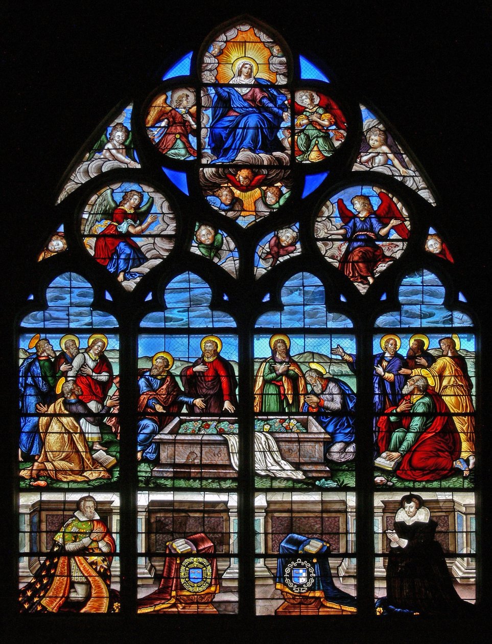 Janela w39 representando a morte e Assunção da Virgem Maria de French School