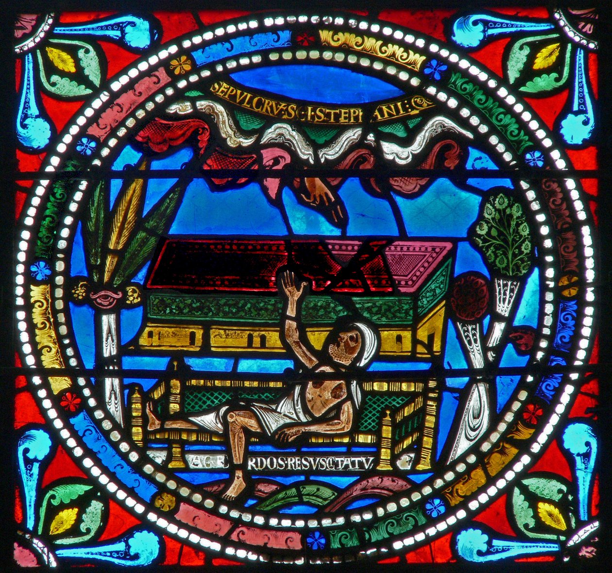 Janela wXVII representando um padre - ressuscitando de French School