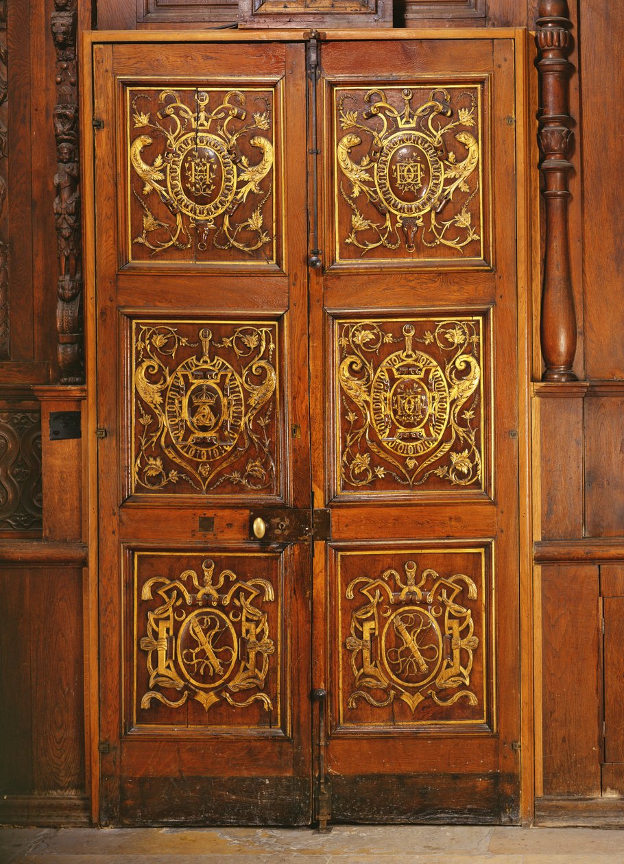 Portas de madeira do pátio, originalmente do Chateau dAnet (madeira dourada) de French School