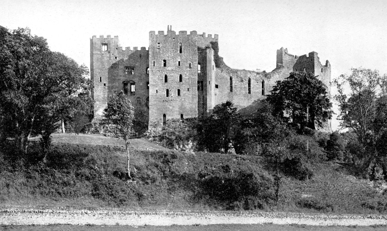 Castelo de Ludlow, Shropshire, Inglaterra, 1924-1926. de Frith and Co